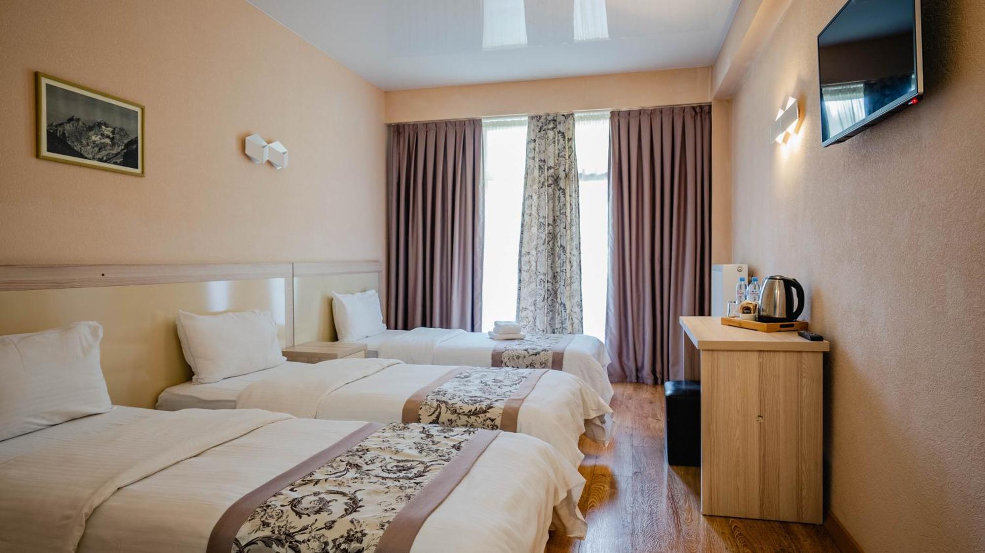 Gudauri Inn Room photo