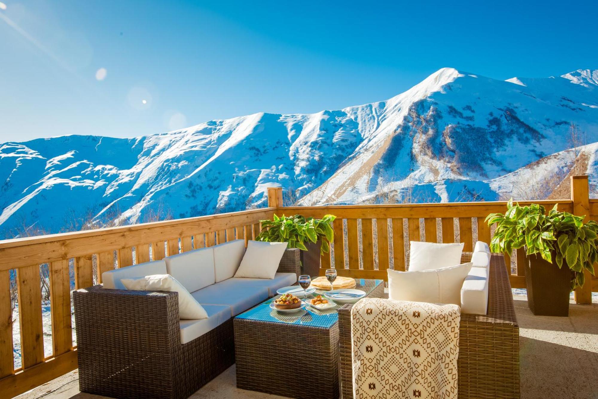 Gudauri Inn Exterior photo Terrace at the Hotel