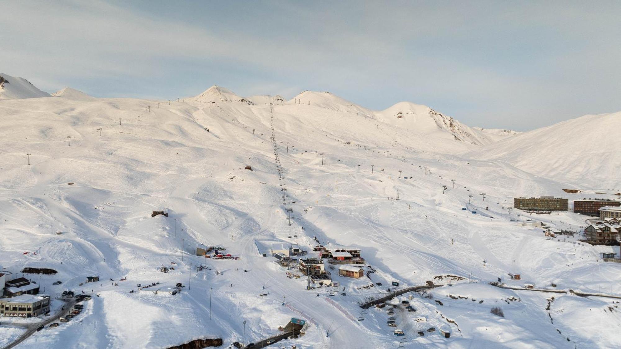 Gudauri Inn Exterior photo The ski resort of Val Thorens